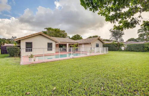 Near Golf and Beaches Coral Springs Home with Yard! - Foto 29