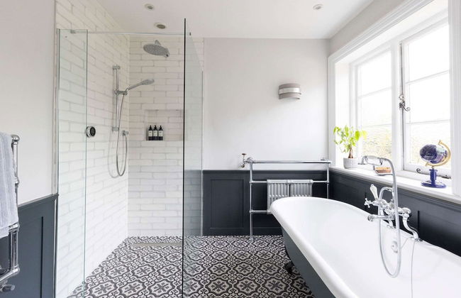 Country Retreat - Sleeps 14 - Large Garden - Photo 85