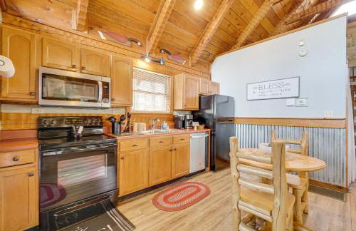 Honey Bear Pause Rural Escape with Porch and Hot Tub! - Foto 3