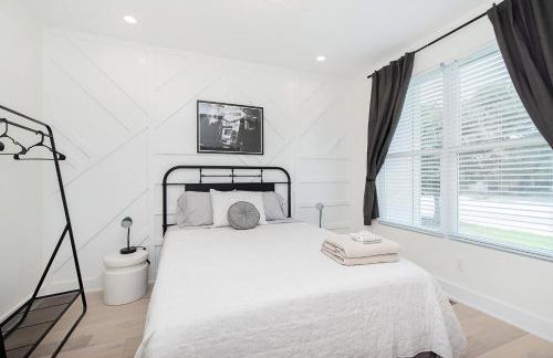 Modern Retreat with Hot Tub-Near Downtown Indy-Family Friendly - Foto 18