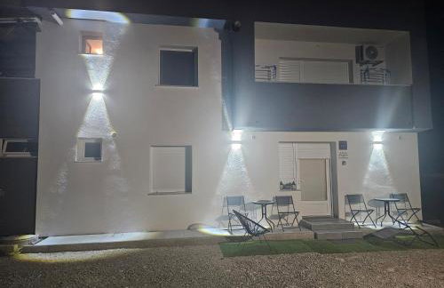 ENA 1&2 apartments-free parking 2200 m2-truck,trailer,boats friendly-EASY D1 access - Foto 25