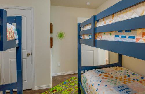 Game Room and Walk to Beach Gun Barrel City Gem! - Foto 18