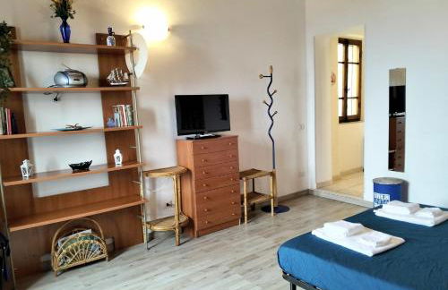 Bilocale in centro con vista mare - Foto 5