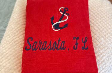 Gorgeous condo with pool view in walking distance to Siesta Key Beaches - Foto 7