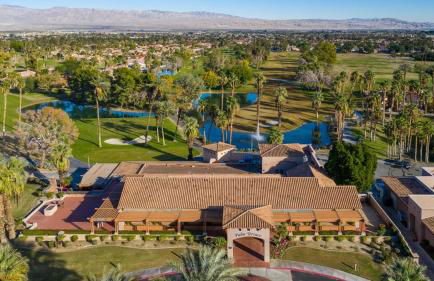 Mid-Century Desert Getaway - Foto 27