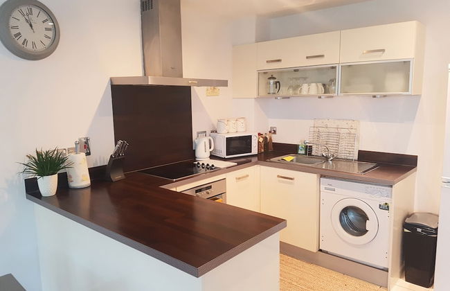 Spacious Bright and Modern Living - Foto 5