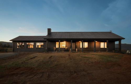 Luxe, Mountain VIEWS, Sauna, HotTub, Pups - Foto 54