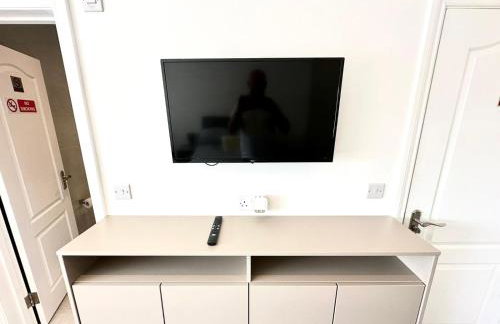 Sunny Modern, Private Apartment,15 Mins To Central London - Photo 15