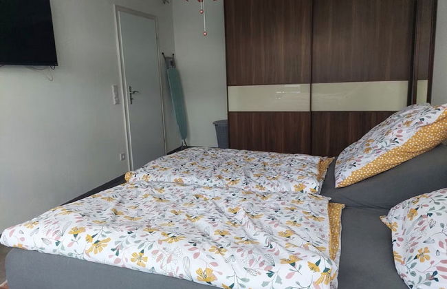 Modern Apartment With Balcony - Photo 4