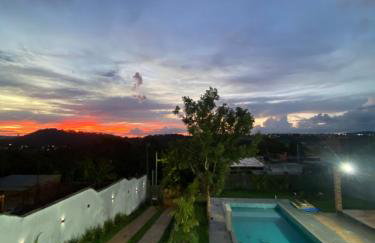 Casa com piscina - Foto 1