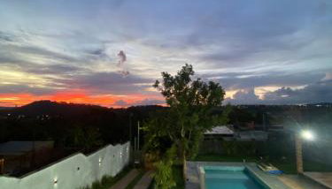 Casa com piscina - Foto 1