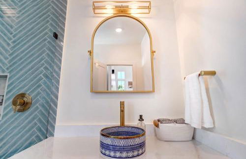 Whitewater Villa - 5BR Luxury Retreat with Hot Tub - Foto 37