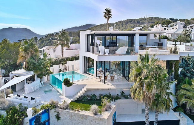 Striking Villa With Terraced Garden - Foto 21