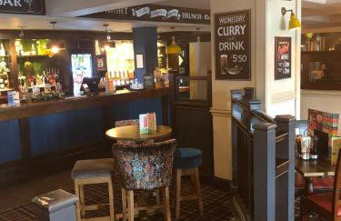 Cozy Vibes Refined 2BR Flat - Photo 34