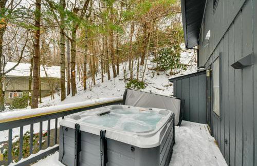 6 Mi to Skiing! Hot Tub Hideaway in Seven Devils - Foto 38