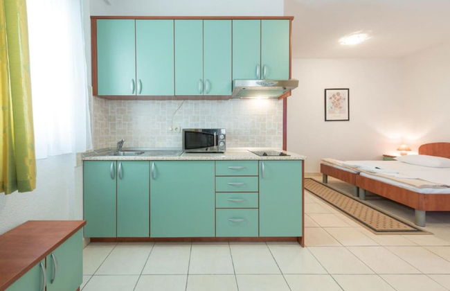 Villa Borna Apartments - Photo 11