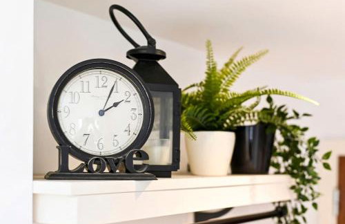 Stylish 2 bed 2 bath apt in Wembley - Foto 24