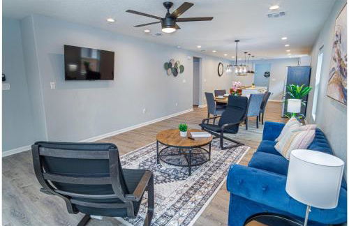 Spacious Delightful 4 BR/ 3 BA Close to Downtown - Foto 70