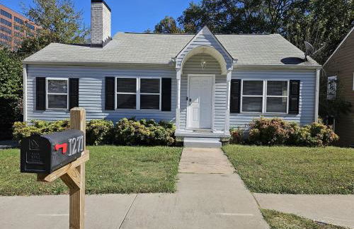 Gorgeous 3BR Home with Backyard - Foto 18