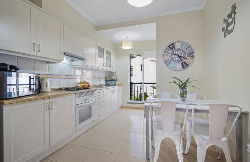 Sunny Ponta "Nomads' village" - Foto 24