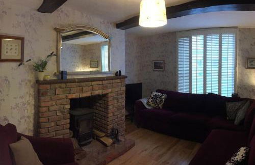 Crescent Cottage, sleeps 8, pet friendly - Photo 37