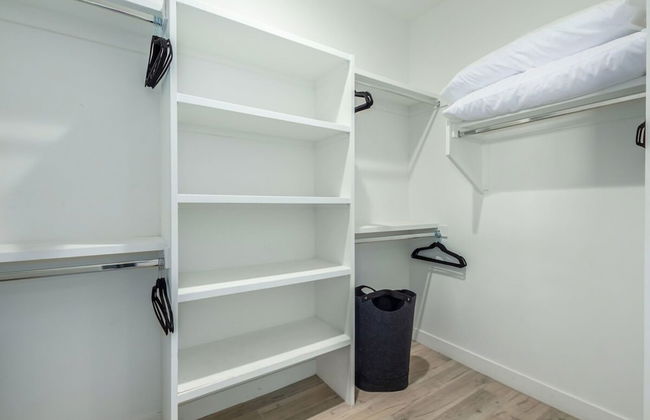 Modern Arcadia Estate Htd Pool Bikes Chef Kitchen - Foto 18