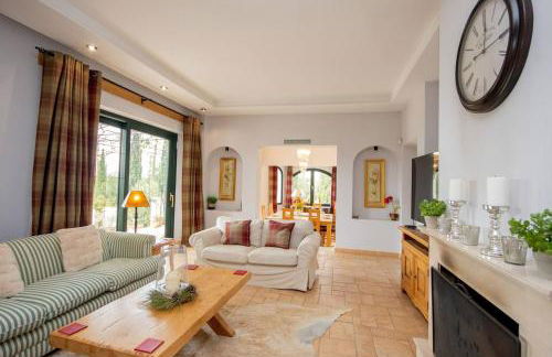 Impressive VILLA Dazura in Valtocado MIJAS - Photo 68