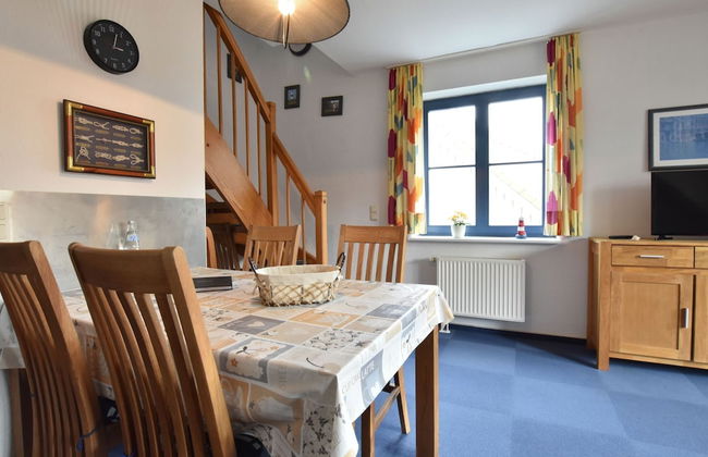 Stylish Family Stay by Beach - Photo 11