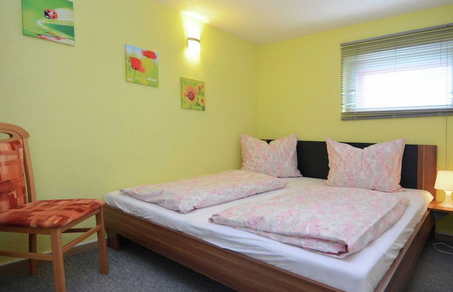 Chalet in Schnett Near Ski Slopes - Foto 4