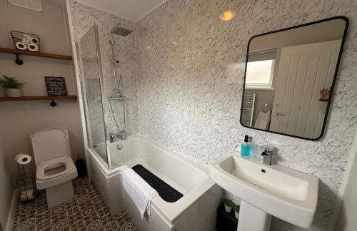 Homely house, foot of Snowdonia with private parking - Foto 7