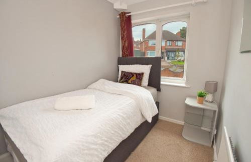 Cosy 3 bed with Parking- Family and Contractors - Foto 25