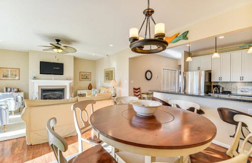 Walk to Beach: Home w/ Pool Access in White Stone - Photo 6