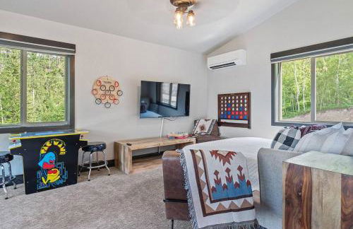 High Mountain Rustic Cabin Hot Tub Game Loft - Foto 18