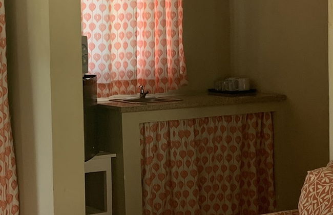 King Suite at Oceanview Resort in Jamaica - Enjoy 7 Miles Of White Sand Beach! 1 Bedroom Villa by RedAwning - Photo 5