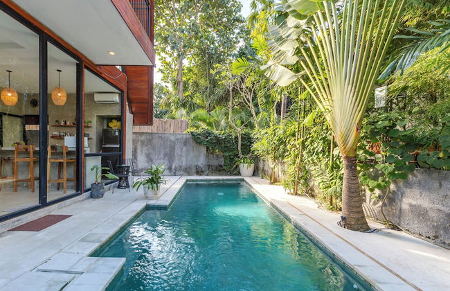 Azure 2BR Modern Private Pool Villa in Pererenan - Photo 31