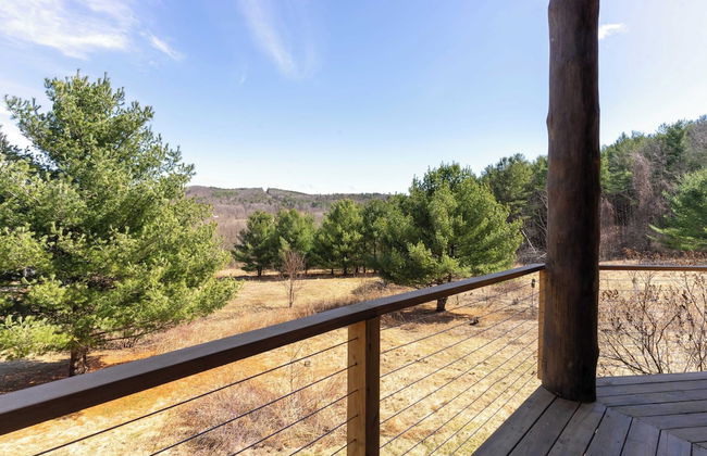 Secluded w/ Deck Views, Hot Tub, & Ping Pong Hudson in the Berks by Avantstay - Foto 42