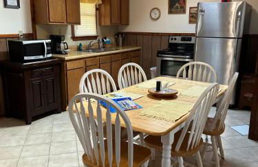 Deluxe Cabin #15 with Hot Tub on Patoka Lake in Southern Indiana - Foto 5