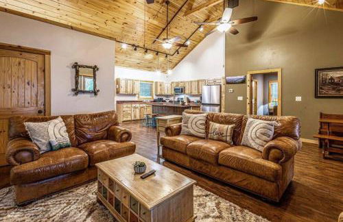 Nantahala Nook, cabin w/hot tub,game room, & wifi - Foto 41