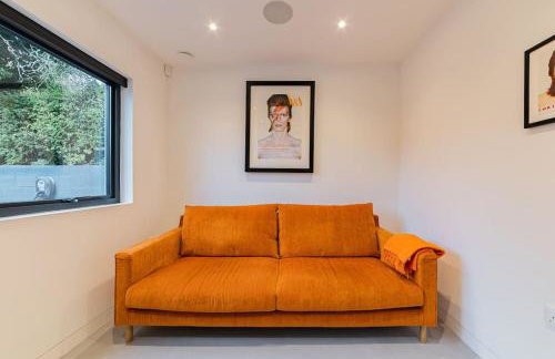 The Bowie is a David Bowie themed Smart House - Foto 52