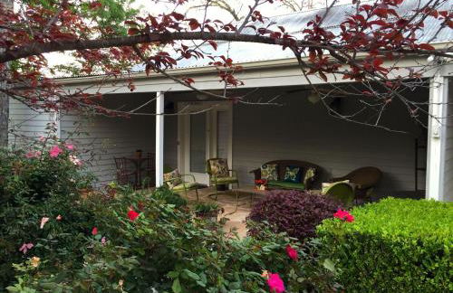 Comal Inn - Photo 16