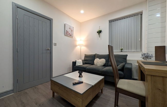 Spacious and Comfortable Modern Rooms - Photo 25