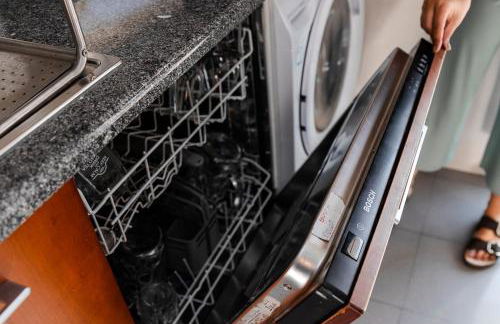 Lux Apt in Priv Condo with Pool, near Beach, Parking & Easy Access to Lisbon - Foto 39