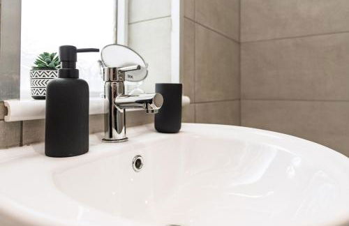 Entire 4 Bedroom house in Bootle Liverpool-Ideal for contractors, family and group-Free Parking & Free internet-Sleeps 7 - Foto 54