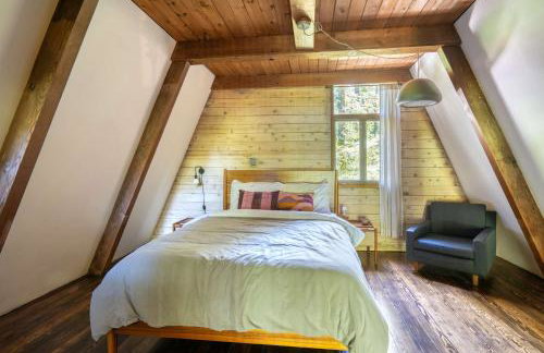 Modern A-Frame Cabin in the Woods - Foto 10