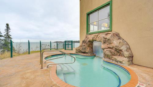 Pool and Lake Access Northern Lakes Retreat! - Foto 2