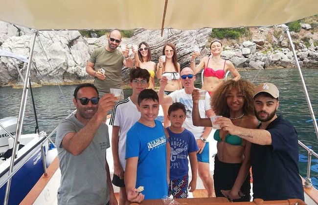 Paseo en barco por la bahía de Giardini Naxos - Foto 2