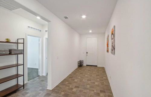 Entire Private Home with 4 Bedrooms 2 Bathrooms, Mountain Edge, New House, Ranch, Gated Yard, Available Now - Foto 27