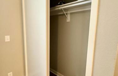 Cozy Aksarben Living-close to I-80 & WFH desk - Foto 9