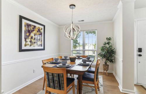 Sophisticated 3 Bedroom Retreat-Near Six Flags - Foto 9