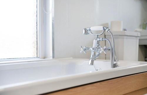 Family-Friendly 2BR Close to Durham City - Foto 29